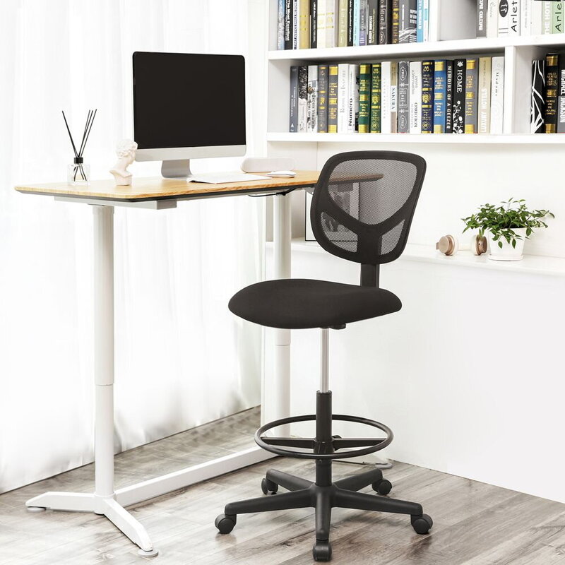 Krzesło biurowe z okręgiem